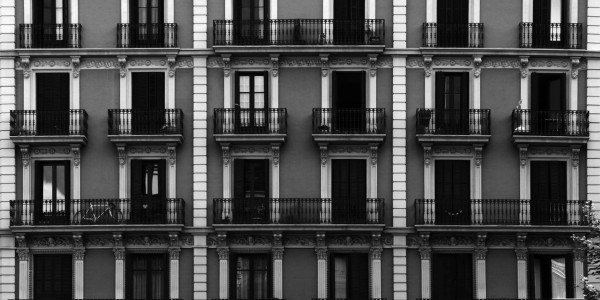 Compra-Venta de Inmuebles / Viviendas en Pirineus · Vicios Ocultos Construcción / Defectos Constructivos